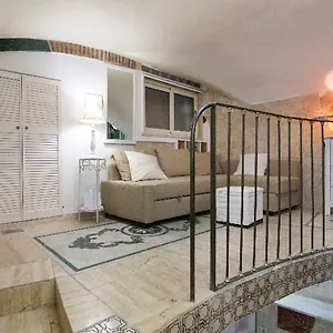 Ancient Mansion Apartment