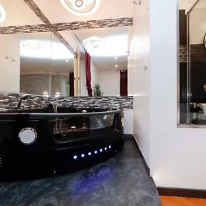 Black Enchanting Jacuzzi Trastevere - Collection Apartment